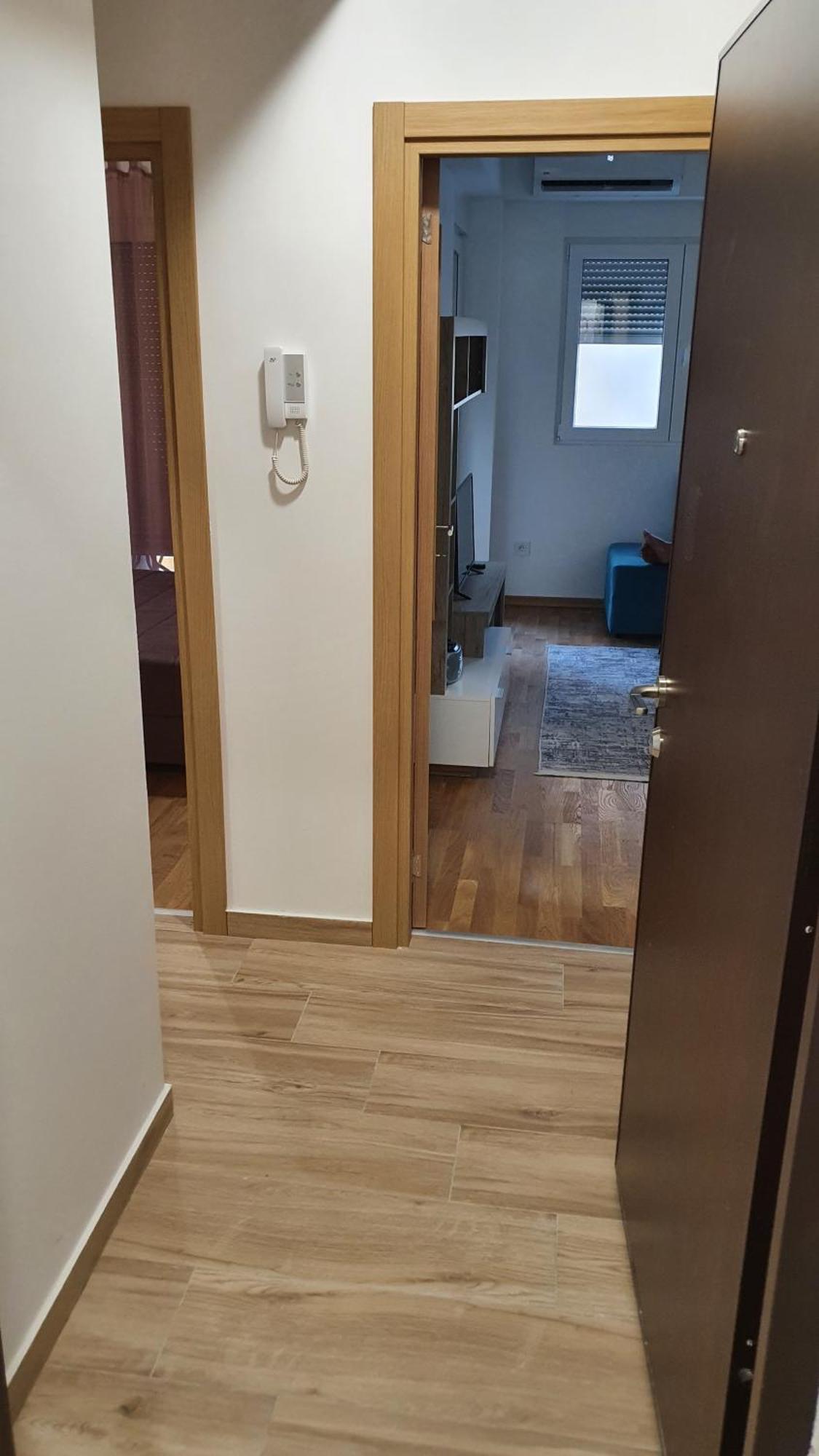 Odmor U Podgorici. Appartement Podgorica Buitenkant foto
